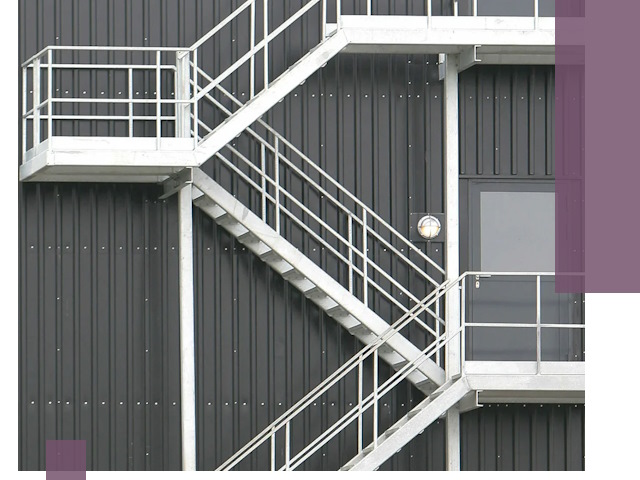 Изготовление и монтаж пожарных лестниц в Пскове быстро и надежно