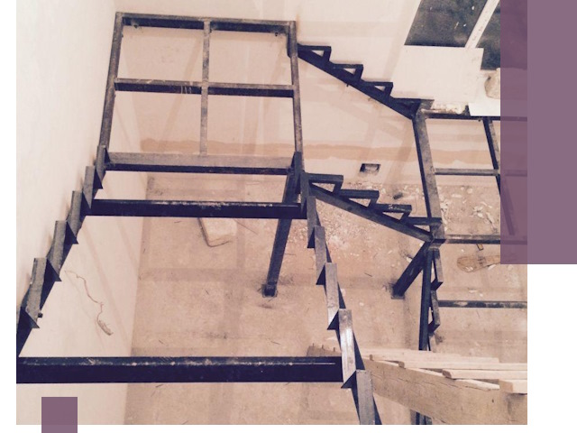 Монтаж лестниц на металлокаркасе в Пскове быстро и качественно