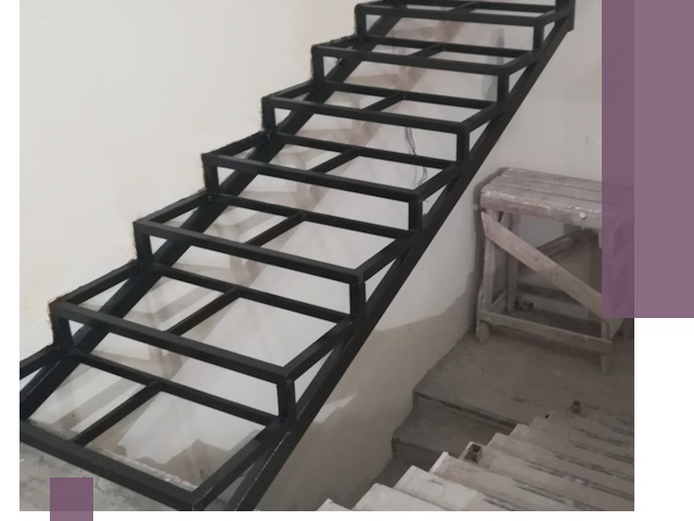 Демонтаж лестниц на металлокаркасе в Пскове: быстрый вывоз и разбор