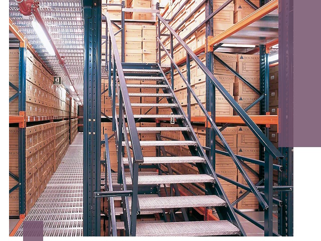 Лестницы складские прочные и безопасные под ключ в Пскове