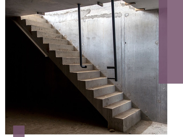 Изготовление и монтаж лестниц в подвале в Пскове