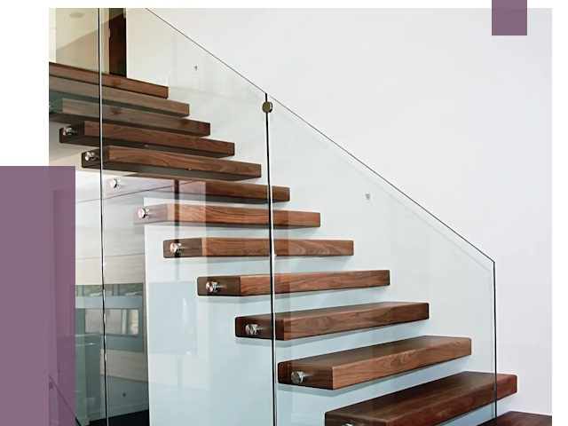 Стеклянные перила для лестницы в Пскове от 14718 руб.