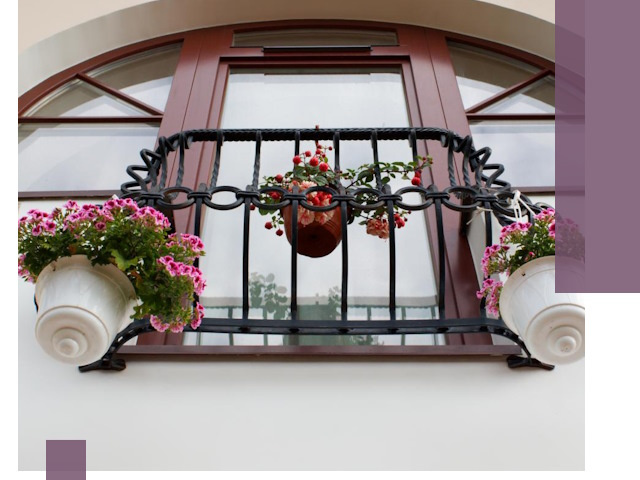 Изготовление и монтаж французских балконов в Пскове