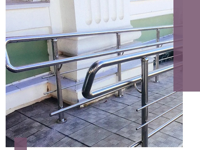 Ограждения пандусов из металла и нержавейки в Пскове