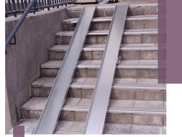 Демонтаж откидных пандусов профессионально в Пскове