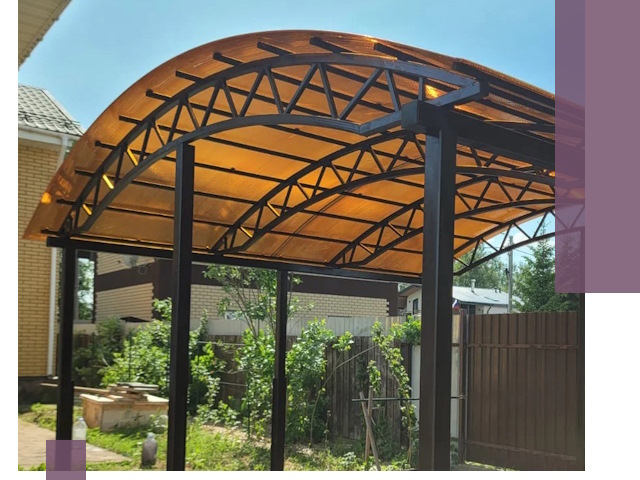 Изготовление навесов под ключ в Пскове из качественных материалов