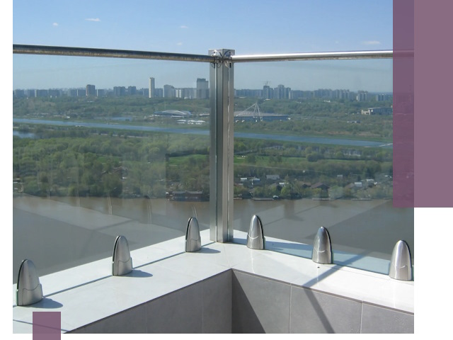 Стеклянные парапеты премиум класса в Пскове для домов и бизнесов