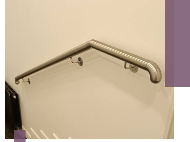 Изготовление пристенных поручней в Пскове под ключ за сроки