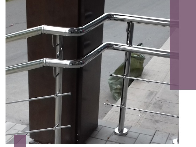 Монтаж поручней из нержавеющей стали в Пскове качественно и быстро